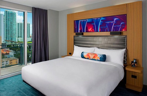 Brickell Hotel | Aloft by Marriott Miami - Brickell