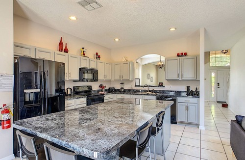 West Kissimmee House | ALWAYS FREE POOL HEAT - 3 miles to Disney, Emerald Island Resort - GAME ROOM