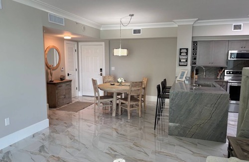 Boynton Beach Condo | Amazing 2-bedroom condo in Beautiful Boynton Beach with AC, fitness room, WiFi