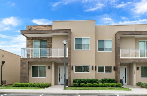 Florida Central Atlantic Coast House | Amazing 4 Bedroom Magic Village Resort 2 Mins From Disney