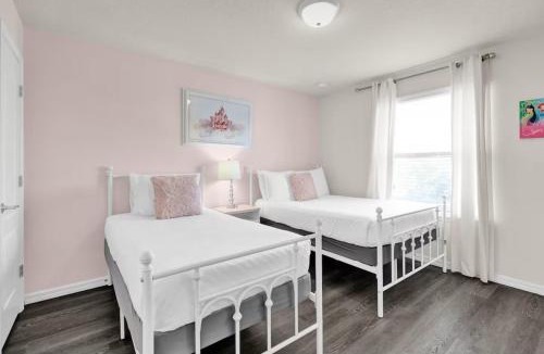Four Corners House | Amazing 8BR Villa Pool Game Room Resort Access