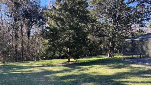 Gainesville House | Amazing little house at Gnv with pickleball court