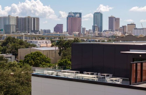 Historic Ybor Apartment | Amazing Studio in the heart of DT YBOR!