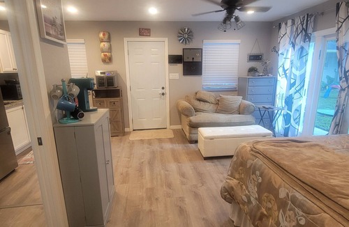 Lutz Apartment | Amazing studio with AC in friendly Lutz neighborhood