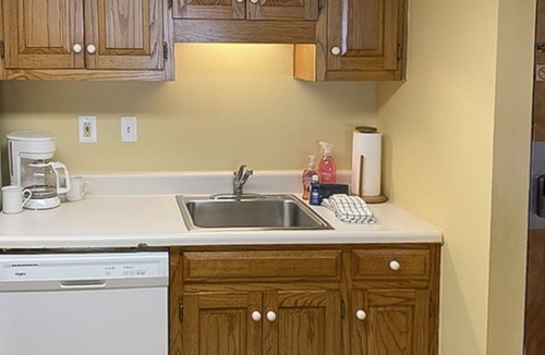 American Beach Condo | Amelia Island Plantation Condo With Side Ocean View, Balcony, Wifi & Shared Pool