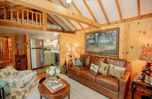 Thomasville Cabin | An elegant waterside retreat in the Red Hills