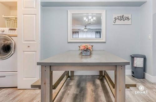 Indian Bayou Apartment | Anchor - modern place a half of mile to the beach