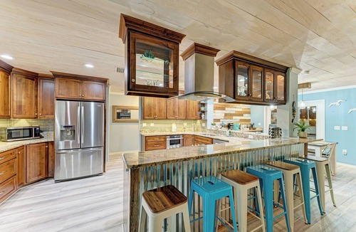 Bradenton House | AnnaMariaIsland-2KingSuites-SLEEPS 18-Pickleball-hottub-Arcadea-HtdPOOL- FirePit