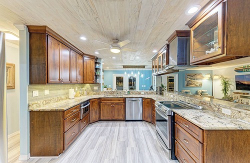 Bradenton House | AnnaMariaIsland-2KingSuites-SLEEPS 18-Pickleball-hottub-Arcadea-HtdPOOL- FirePit
