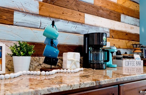 Bradenton House | AnnaMariaIsland-2KingSuites-SLEEPS 18-Pickleball-hottub-Arcadea-HtdPOOL- FirePit