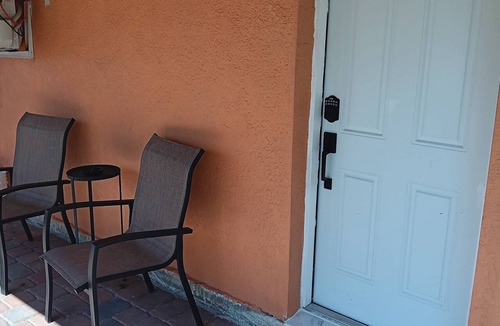 Pinecrest West Park Apartment | Apartment located near airport, hospital, stadium, market.