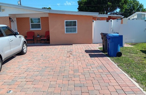 Pinecrest West Park Apartment | Apartment located near airport, hospital, stadium, market.