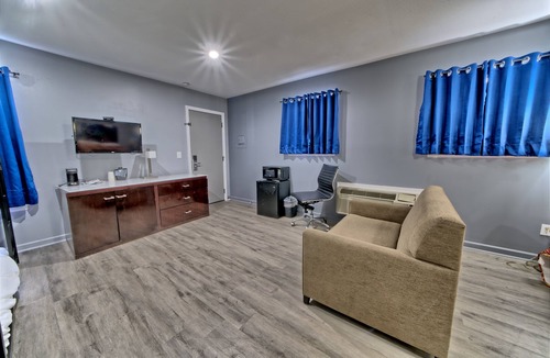 Lower Grand Lagoon Hotel | Aqua View Motel