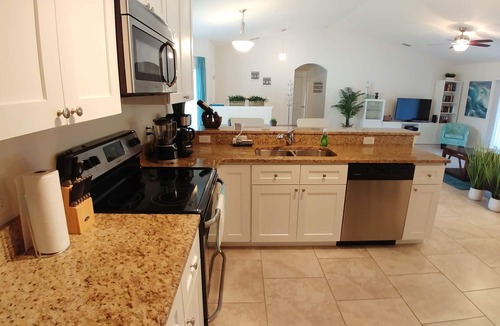 South Venice Villa | At Home on Vacation★Gorgeous Beaches★Heated Pool★Sunny Location★Super Clean★