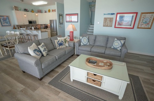 East End House | August 2026 Big Savings! Sun-Kissed on East End, 3BR/2.5BA