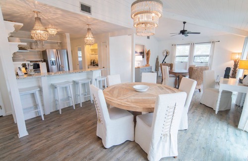 Plantation House | August 2026 Big Savings! 3BR/2BA 1st Tier, Timeless Beauty