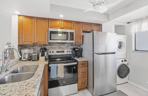 South Island Condo | AUGUST 3-10- 1,275.00 DOLLARS "SUNSATIONAL" BEACHFRONT CONDO 2BD-2BTH POOL-WIFI,