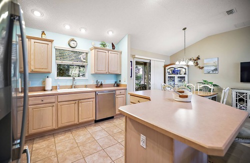 The Villages House | Avaiable January 2027. Beautifully Remodeled. Great location.