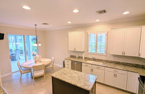 Naples Condo | Avail 2025 Season Naples FL Coach Home 3 Bed 2 Car Gar Resort Pool Gated Beaches