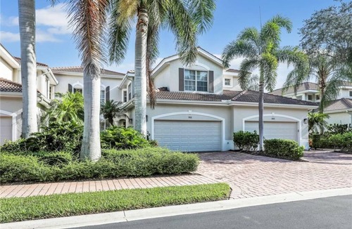 Naples Condo | Avail 2025 Season Naples FL Coach Home 3 Bed 2 Car Gar Resort Pool Gated Beaches