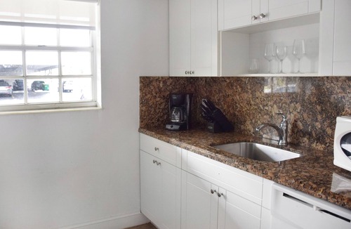 Key Biscayne Apartment | Awesome Key Biscayne Getaway! 2 Great Rooms, Beach Access, Pool, Free Parking
