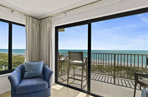 Cocoa Beach Apartment | Awesome Ocean Front Condo in Cocoa Beach