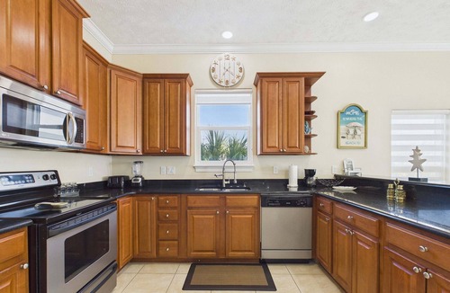 Bahama Beach Condo | Azure Escape 202–Ocean Views–Sleeps 8