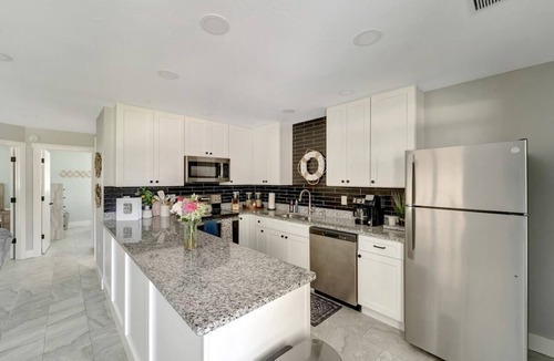 Sarasota House | Azure Haven 2BR Entie Home + EV Charger Close to Beaches