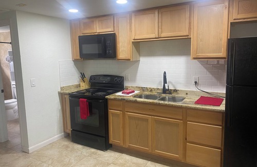 North Tampa Apartment | Backyard Escape 2