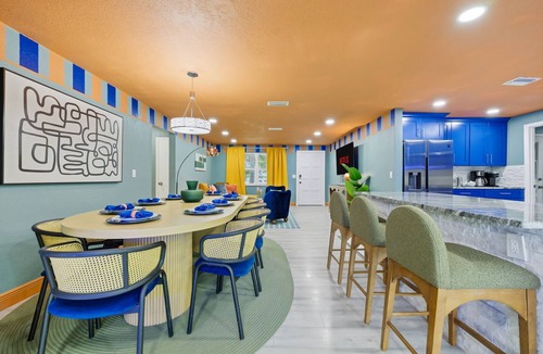 Largo House | Backyard Oasis Pool Hot Tub Putt Putt Bar