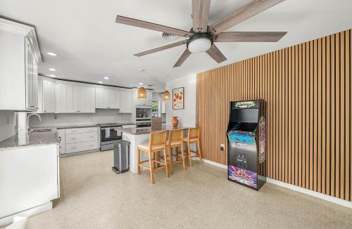Lake Clarke Shores Villa | Backyard Oasis with Pool & Games