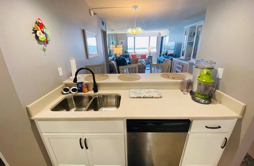 Isla del Sol Condo | Bahia Del Mar Isla Del Sol Tierra Verde Waterfront Pool Dock WiFi 707