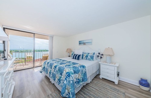 Isla del Sol Condo | Bahia 'Sun, Sand & Salt Air'