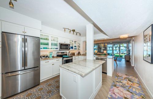 St. Petersburg House | Bahia Vista Sandy Toes, Sailboats & Spectacular Sunsets - All On Isla