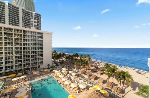 Sunny Isles Beach Condo | Balcony on the Ocean – Picture Perfect
