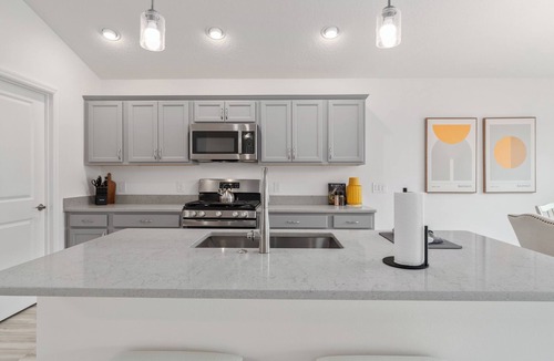 Okahumpka House | Bauhaus Breeze - 3/2 in The Village of Dabney