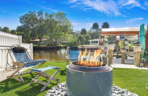 Bonita Springs House | Bay Access Tiki Bar Getaway,Pool,Spa,Sleeps 10