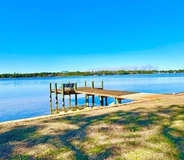 Niceville Apartment | Bay-front Condo near Gulf - Elegant and Private Stay - Penthouse with Elevator