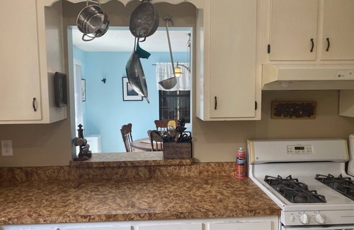 Magnolia Bluffs House | Bay, park and estuary preserve.walk/bike to the fishing pier. 6mins to island