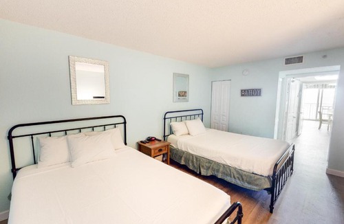Crescent Beach Hotel | Bay Watch 834
