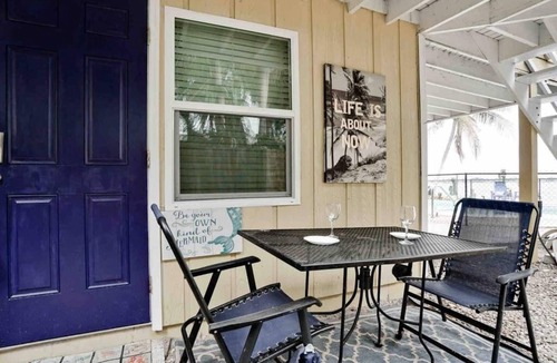 Englewood Villa | Bay Waterfront Mermaid's Retreat Delights! Great spot on desirable Manasota Key!