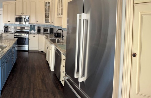 Avalon House | Bayfront Beauty - Delightful 6-bedroom house with AC in Avalon