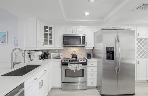 Vanderbilt Beach Condo | Bayfront Bliss Near Vanderbilt Beach