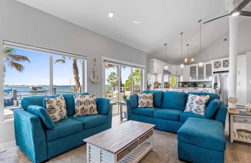 Mary Esther House | Bayfront Home , Pet-Friendly, Boat Access, Gorgeous Views & Relaxation! - Pirate's Cove