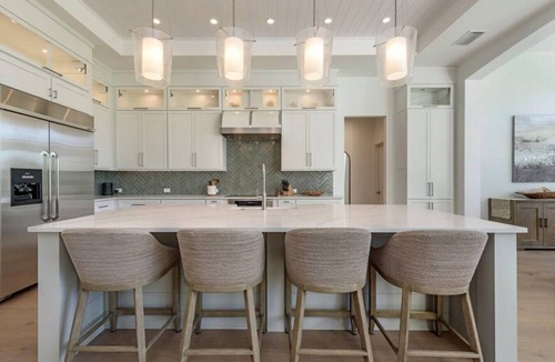 Connors House | Bayfront Retreat 5-min to Vanderbilt Beach