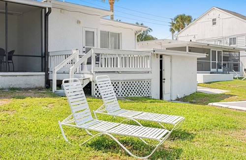 Nokomis House | Bayfront Two Bedroom Bungalow