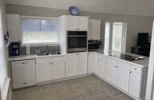 Eastpoint House | BAYFT HOME, HEATED POOL NEAR SGI, C’BELLE & APALACH BOOK FOR FALL ‘26