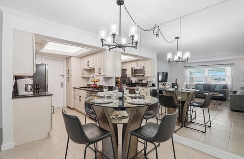 Sarasota Condo | Baywood Colony - 2BR 2BA - Siesta Key Area