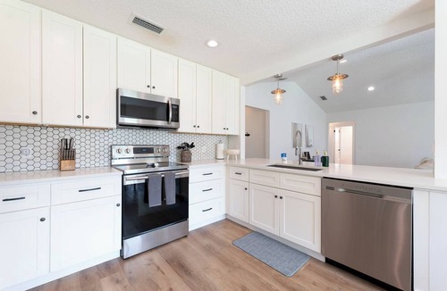 Beach Haven House | Be A Nomad | 5BR Home Near Mayo Clinic | Sleeps 10 | Free Parking