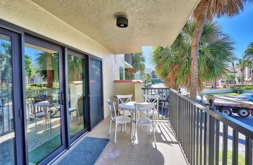 Sunset Beach Condo | ☀Beach Access On Site🌴Land's End 1-203🐬Beautifully Updated🐠Across from Pool